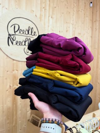 Na prodejně i e-shopu už se pomalu objevují první zimní produkty 🥶. Například beránkové softky už jsou pro vás připravené...